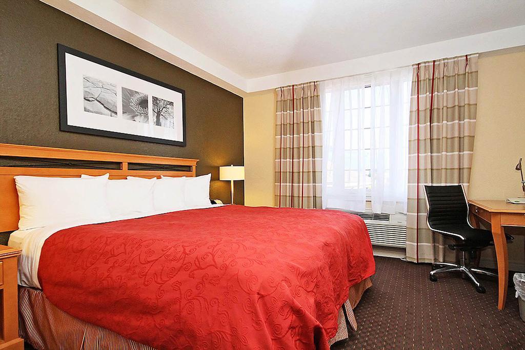Fairfield Inn & Suites By Marriott Ottawa Kanata Room photo